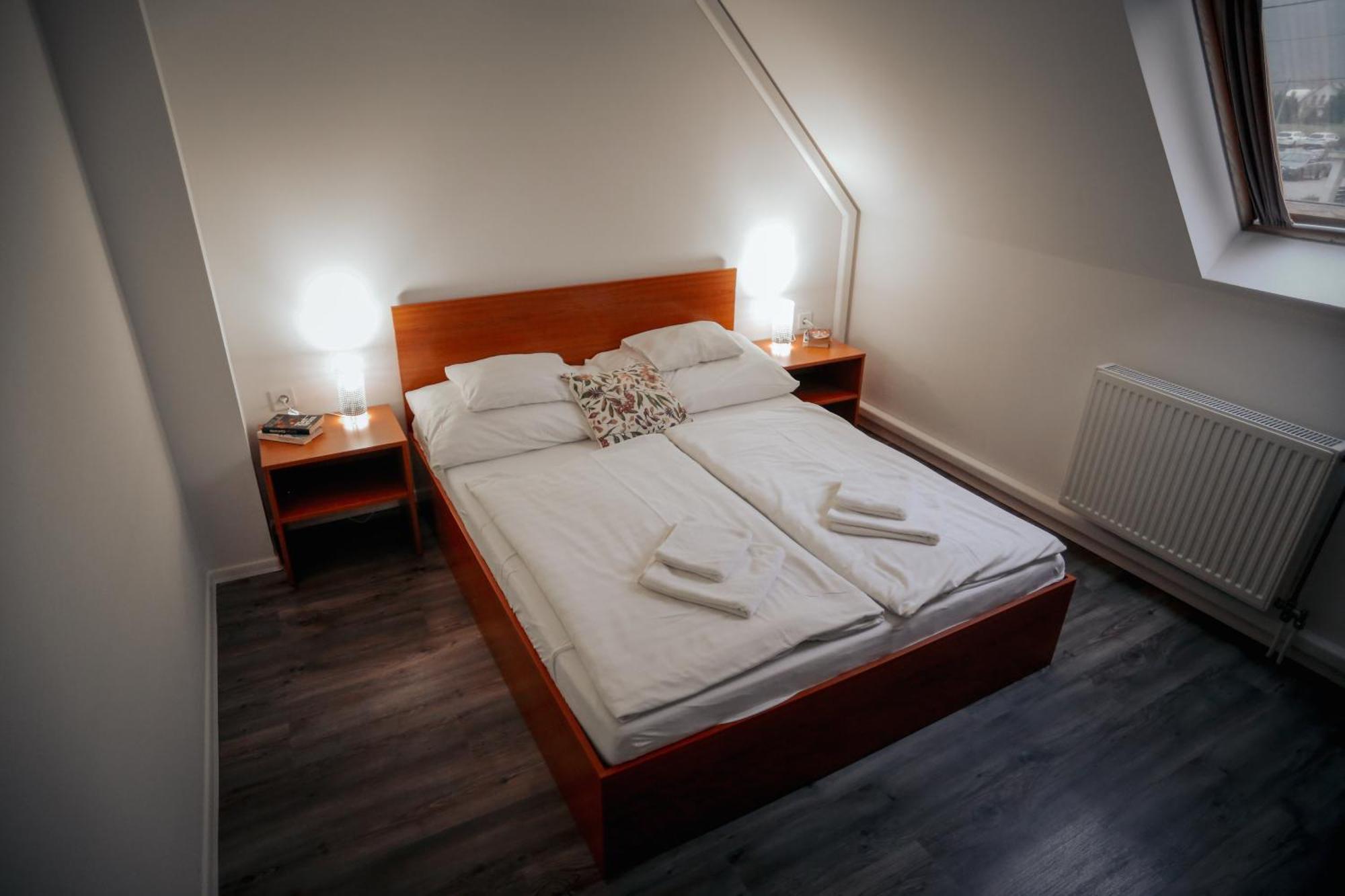 Megnyugtat-Lak Apartmanhaz Демьен Экстерьер фото